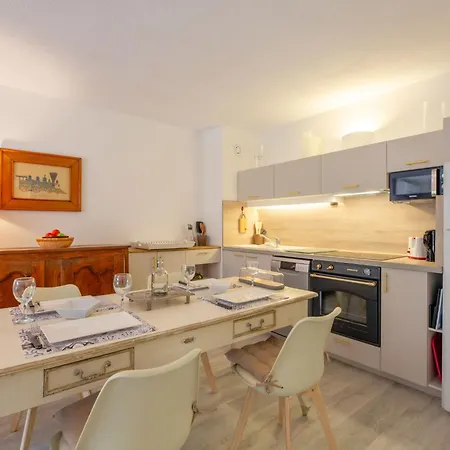 Les Embruns-5 By Interhome